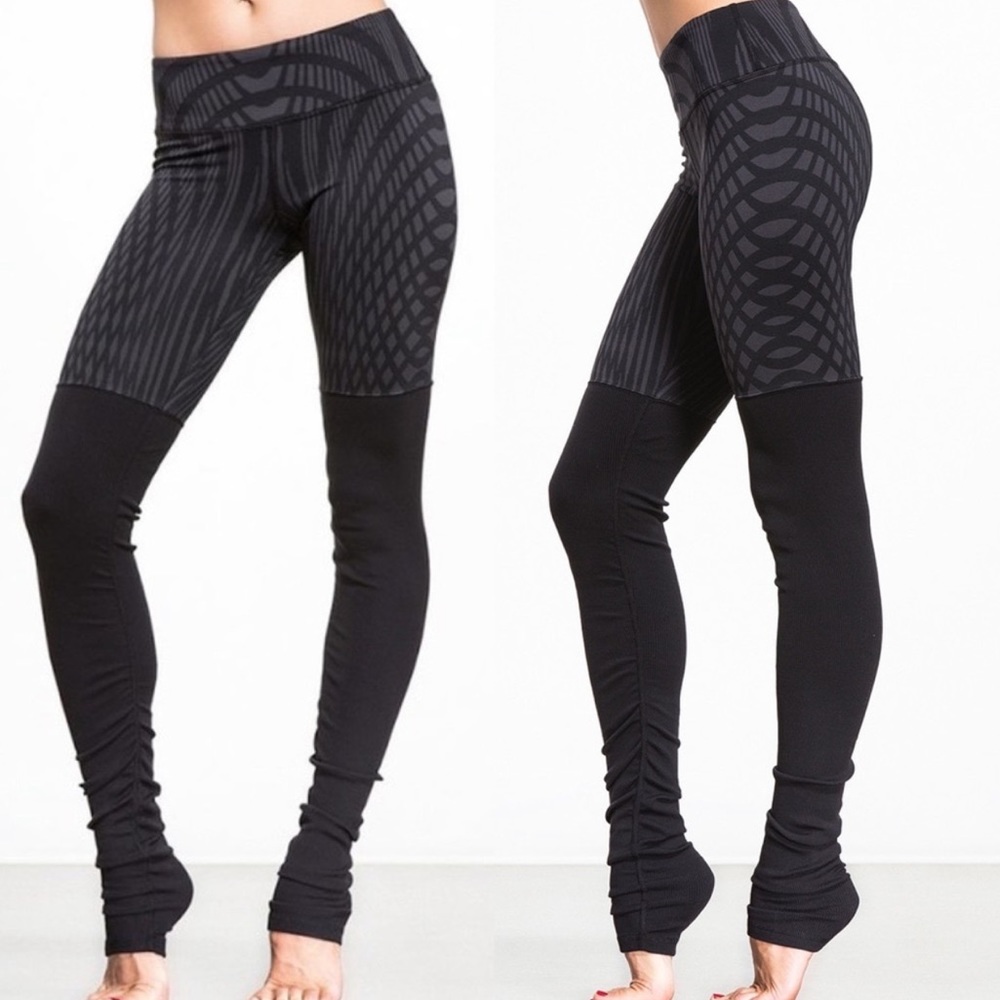 Alo Black Arches Goddess Ribbed Leggings
